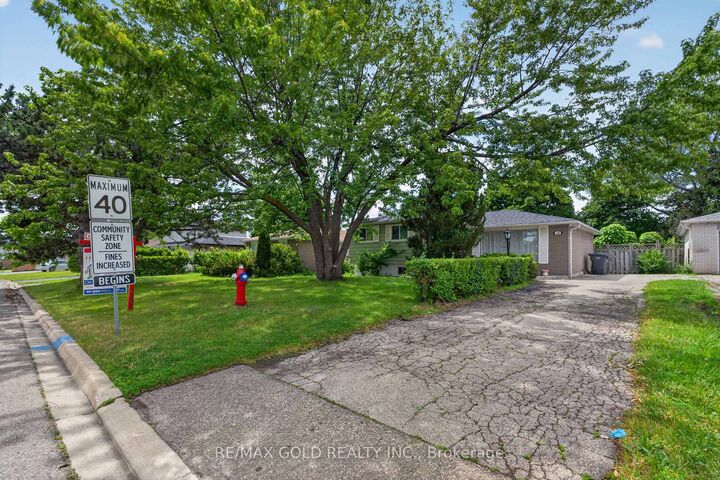 Property Photo:  129 Folkstone Crescent  ON L6T 3M6 