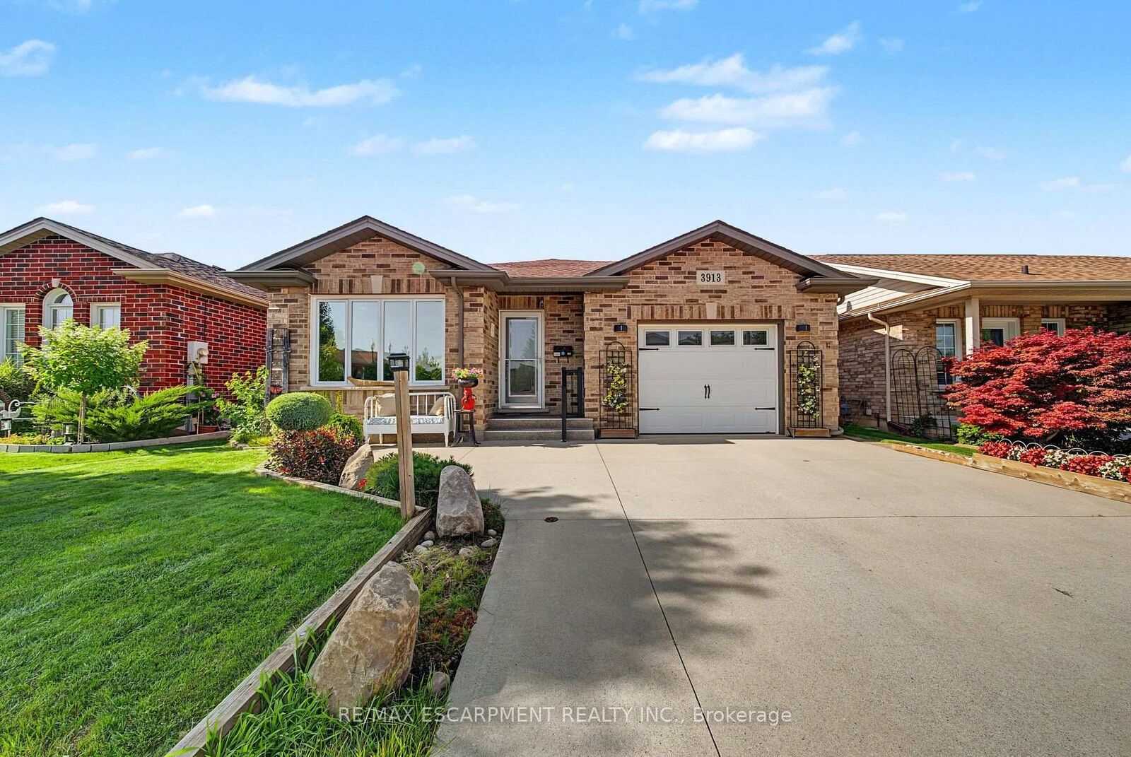 Property Photo: 3913 Primrose Lane ON L0R 2C0