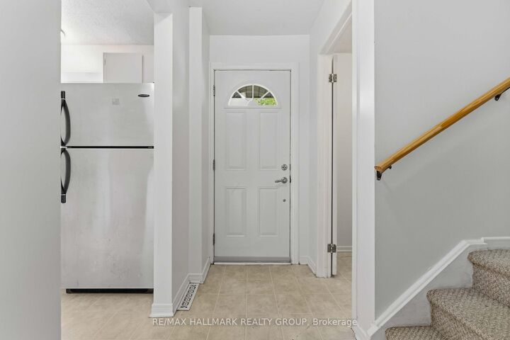 Property Photo:  193 Pickford Drive  ON K2L 2C5 