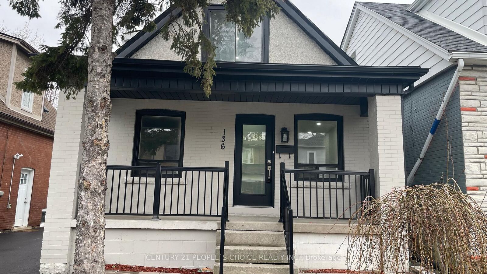 Property Photo:  136 Edgemont Street N  ON L8H 4E1 
