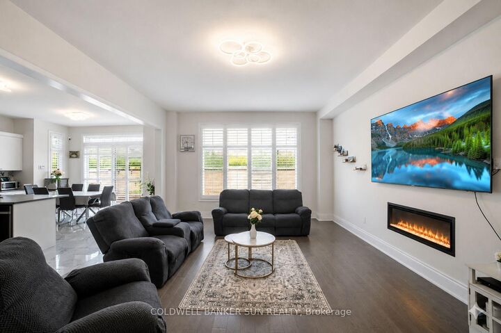 Property Photo:  87 James Walker Avenue  ON L7C 4N1 