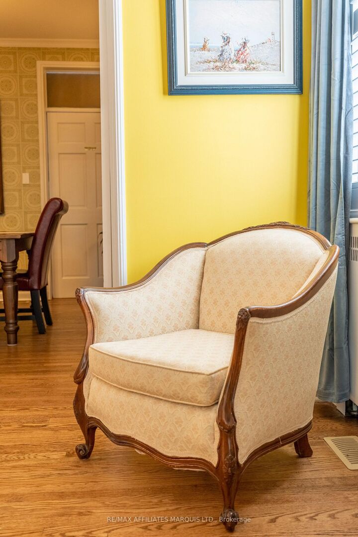 Property Photo:  217 Adolphus Street  ON K6H 3S5 