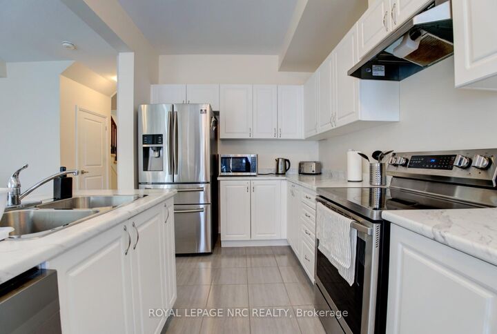 Property Photo: 4901 Pettit Avenue ON L2E 0B7