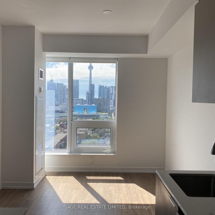 Property Photo:  203 College Street 1709  ON M5T 0C8 