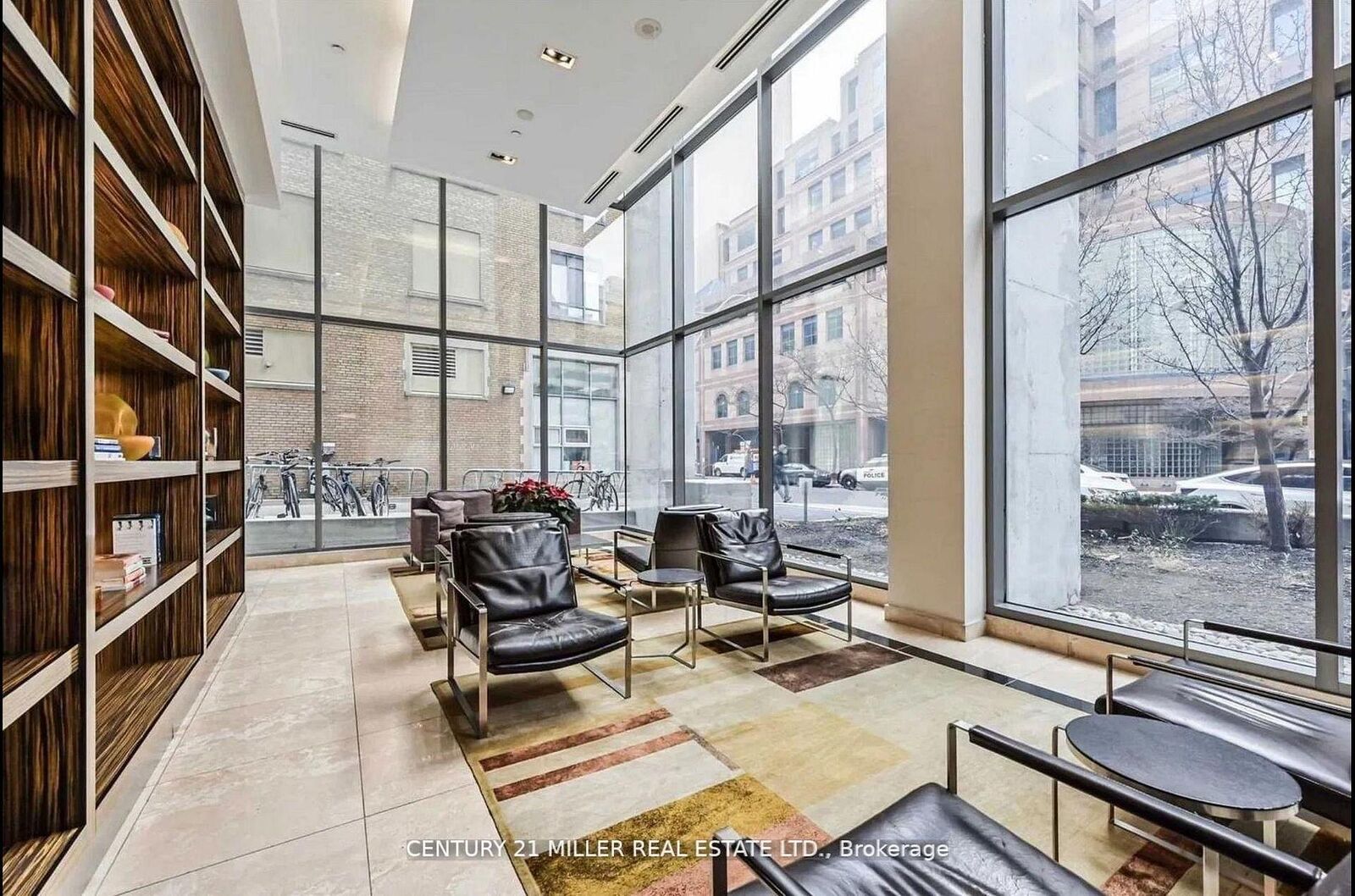Property Photo:  37 Grosvenor Street 1504  ON M4Y 3G5 