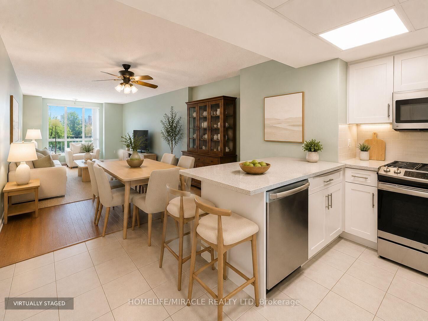Property Photo:  8 Silver Bell Grove 810  ON M1B 4Z3 