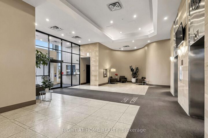 Property Photo:  797 Don Mills Road 1104  ON M3C 1V2 