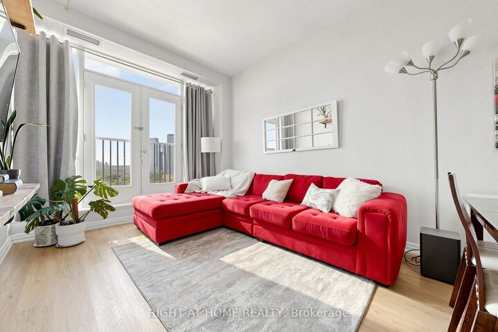 Property Photo:  797 Don Mills Road 1104  ON M3C 1V2 