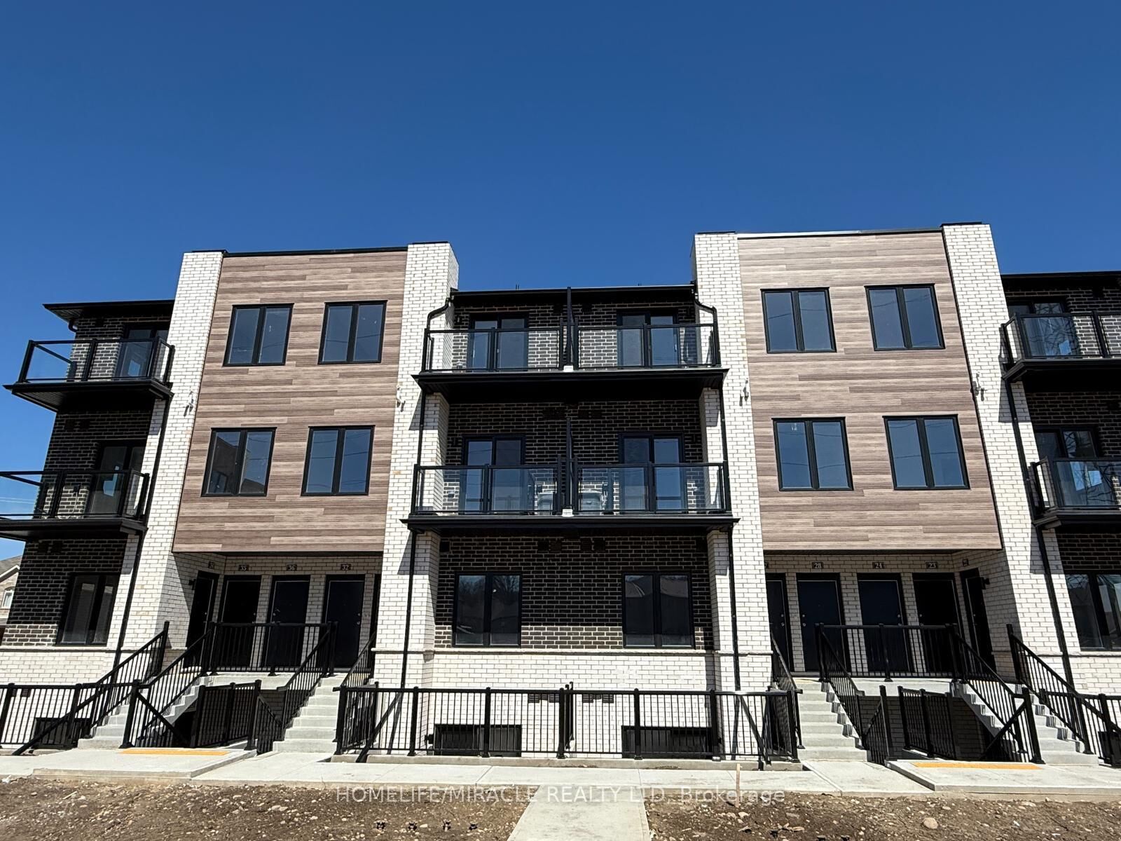 Property Photo:  10 South Creek Drive 26  ON N2R 0T9 