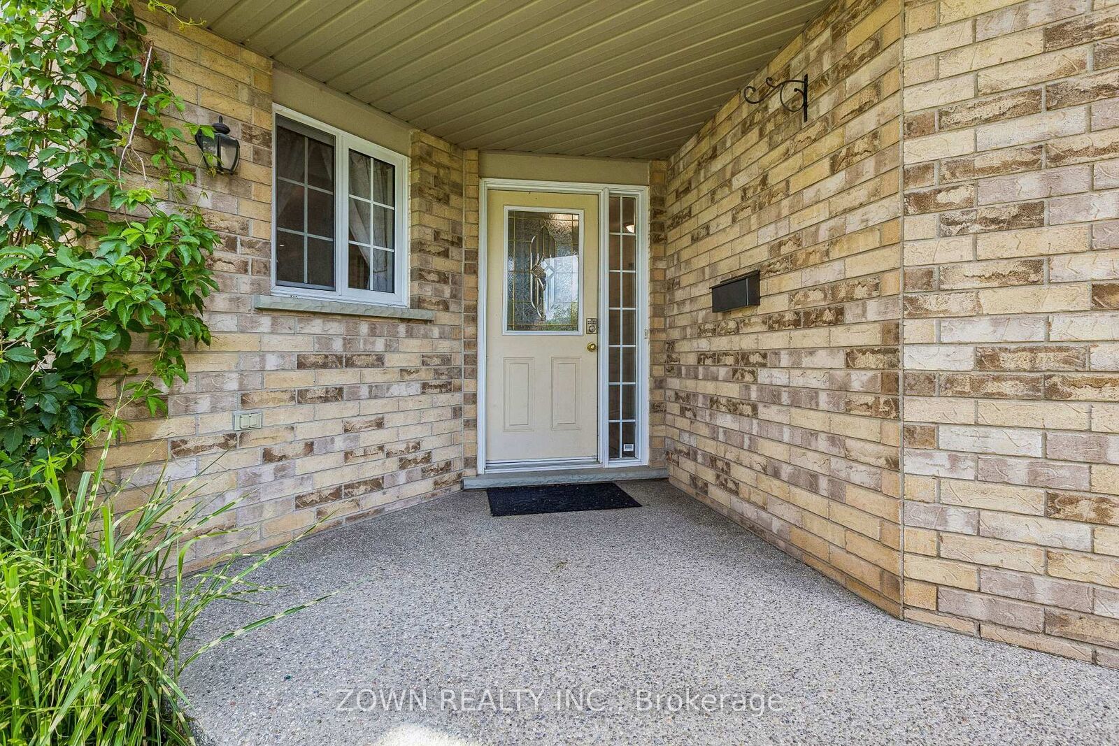 Property Photo: 60 Marl Meadow Drive ON N2R 1L4
