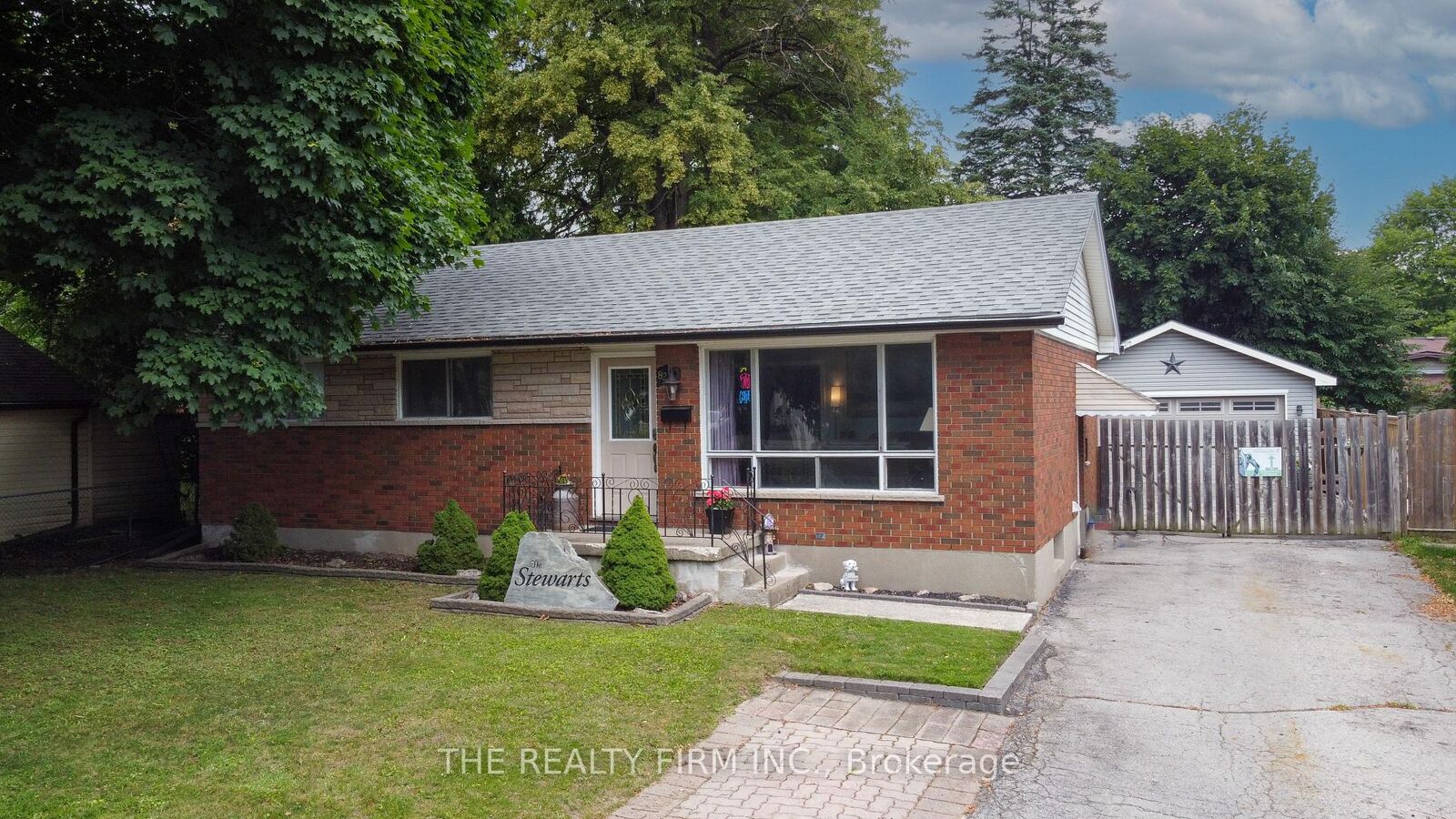 Property Photo:  82 Langton Road  ON N5V 2M1 