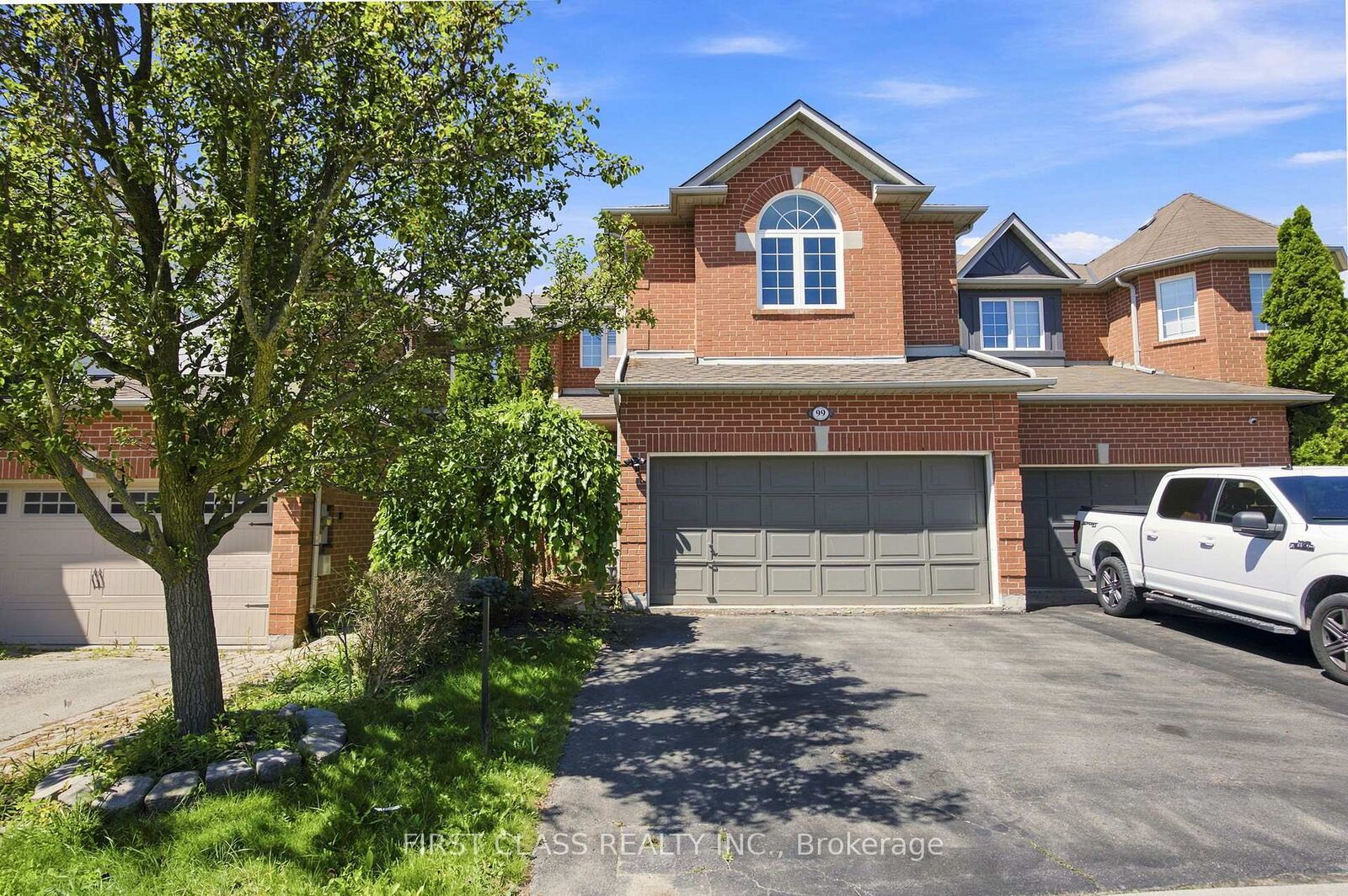 Property Photo:  99 Nottingham Drive  ON L4S 2A1 