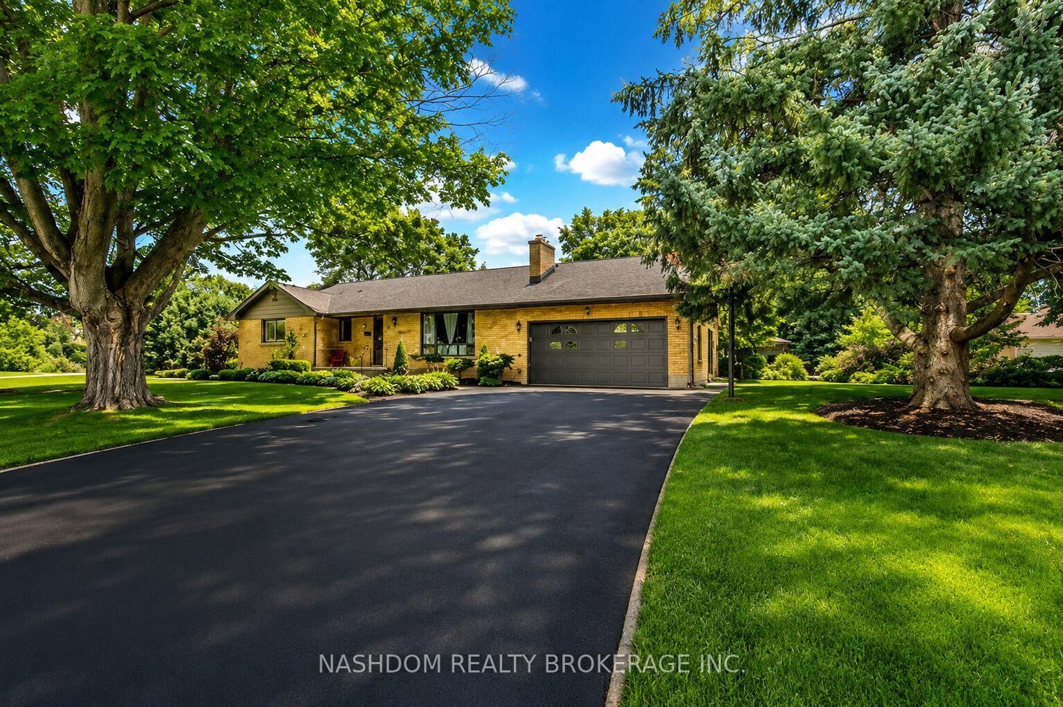 Property Photo: 21 Edgar Drive ON N6K 1K2