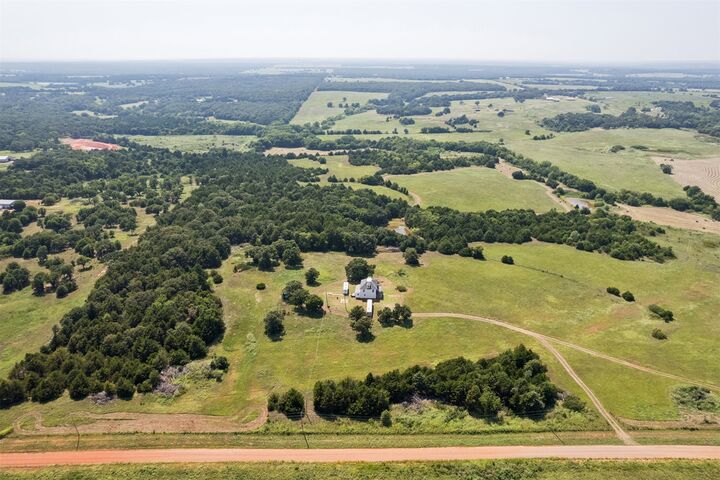 Property Photo: 760261 S 3310 Road OK 74059