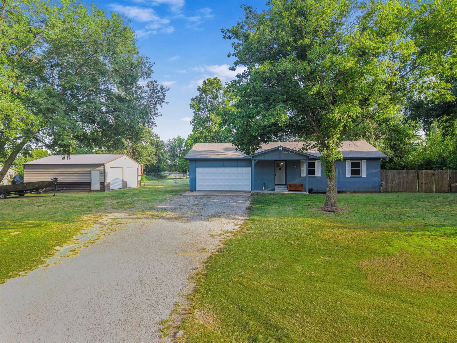Property Photo: 11556 E Elm Street OK 74019