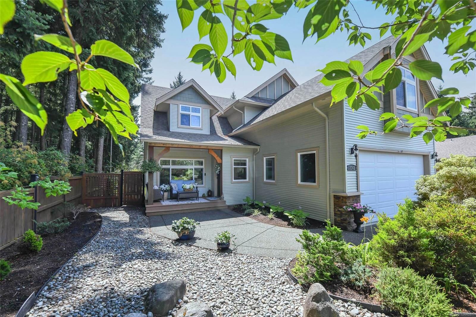 Photo de la propriété:  2343 Tutor Dr  BC V9M 0A7 