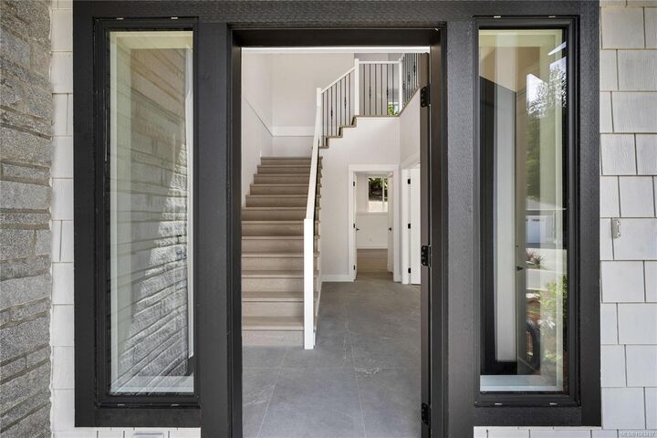 Property Photo: 543 Bickford Way BC V8H 1H7