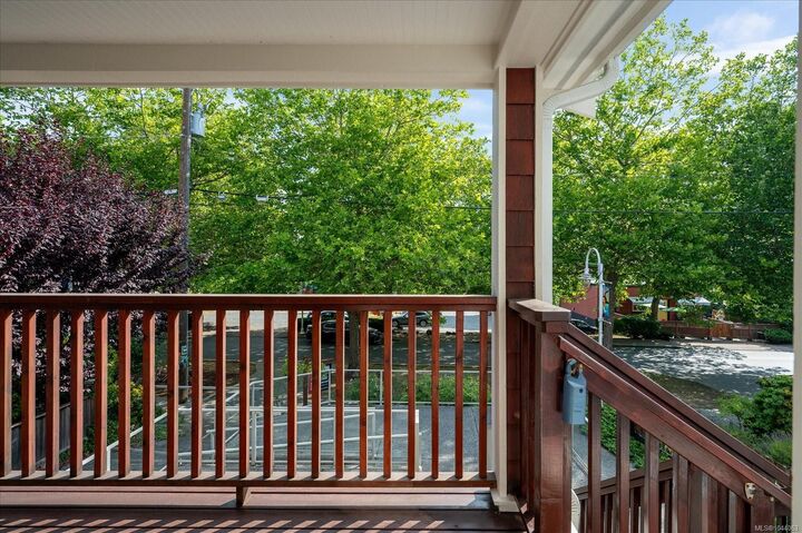 Property Photo: 351 Wesley St BC V9R 2T5