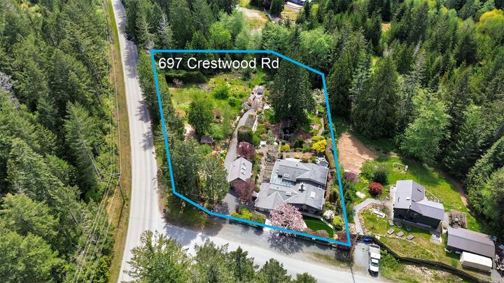 697 Crestwood Rd — photo 1