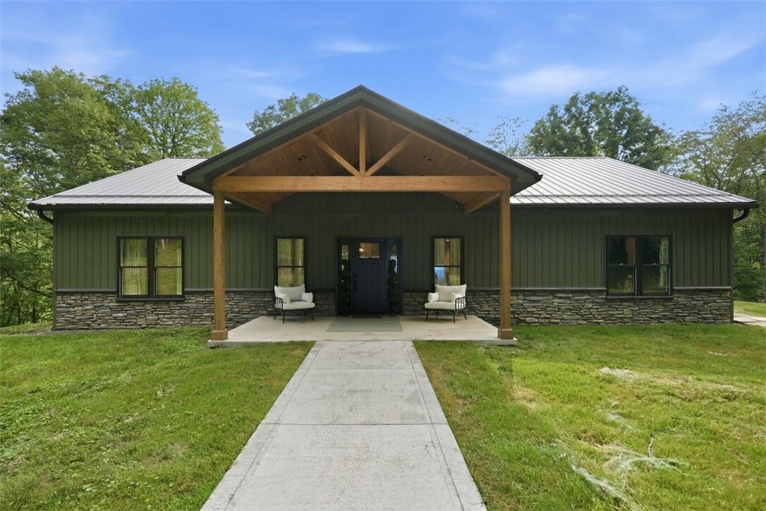 Property Photo:  521 Creek Rd  PA 15019 
