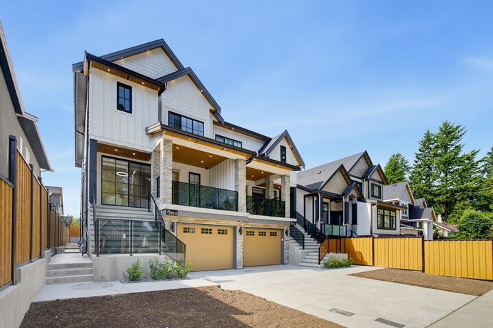 Property Photo: 11914 96A Avenue 102 BC V3V 2A6