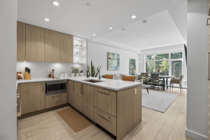 Property Photo: 747 E 3rd Street 113 BC V7L 1G8