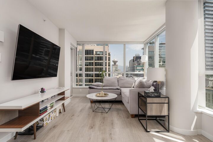 Property Photo:  833 Seymour Street 1503  BC V6B 0G4 