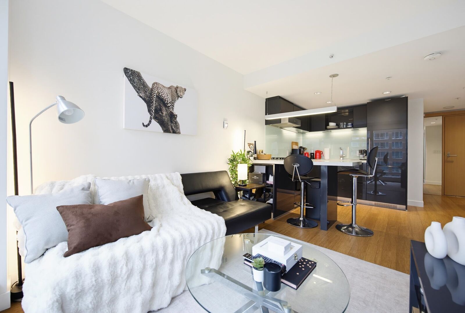 Property Photo: 777 Richards Street 1711 BC V6B 0M6