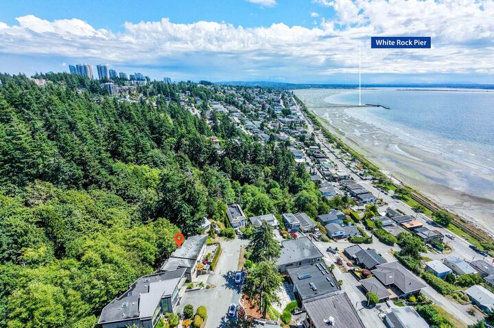 Property Photo: 14533 Magdalen Avenue BC V4B 2X5