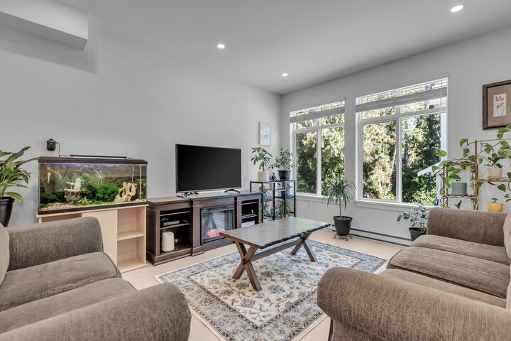 Property Photo:  24021 110 Avenue 12  BC V2W 0J9 