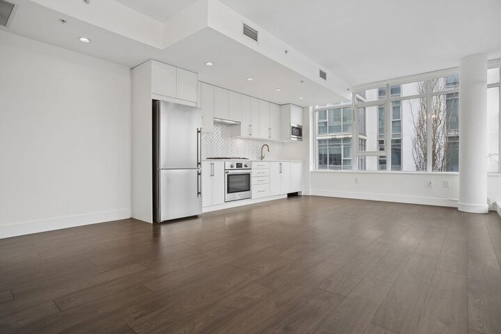 Property Photo: 2455 Kingsway 302 BC V5R 5G8