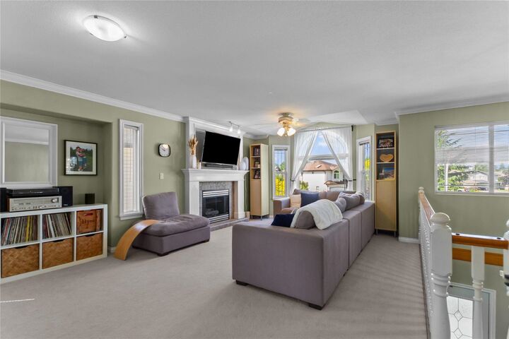 Property Photo: 21549 50A Avenue BC V3A 8W4