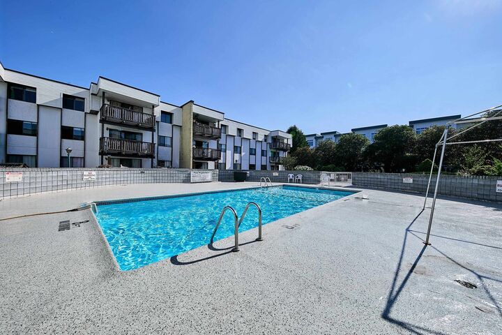 Property Photo:  12170 222nd Street 301  BC V2X 8H1 