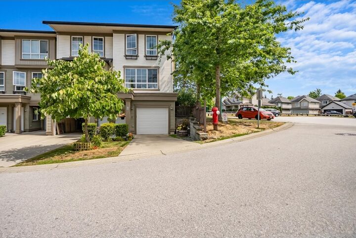 19505 68A Avenue 16 — photo 1