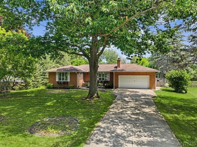 Property Photo:  70 Dellwood Drive  NY 14059 