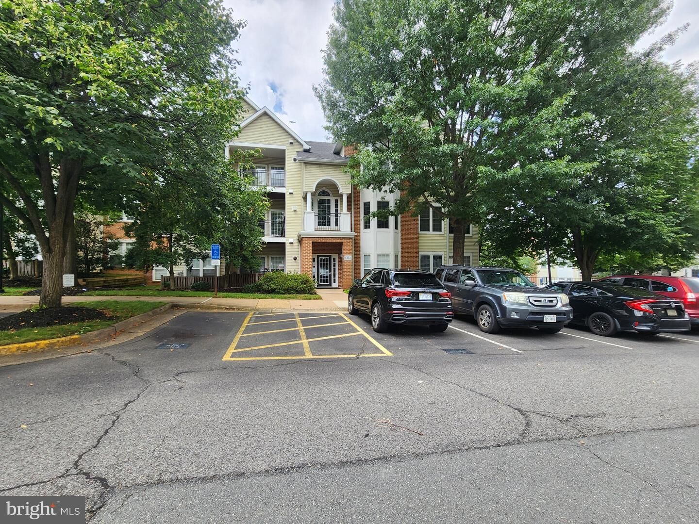 Property Photo:  4137 Fountainside Lane 103  VA 22030 