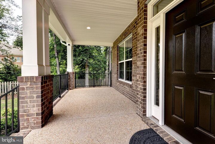 Property Photo:  5109 Shoreline Court  VA 23185 