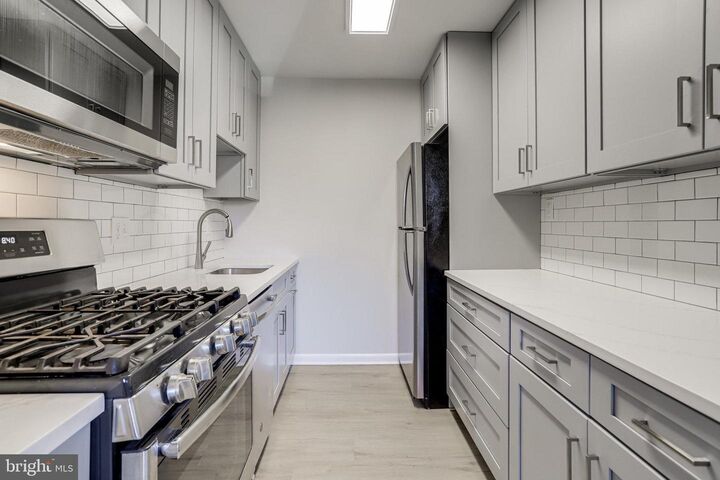 Property Photo:  3515 Washington Boulevard 307  VA 22201 