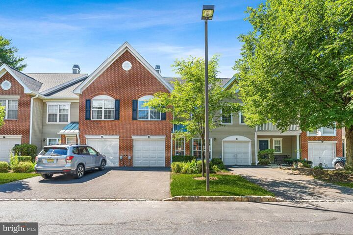 Property Photo:  16 Lee Court  NJ 08536 