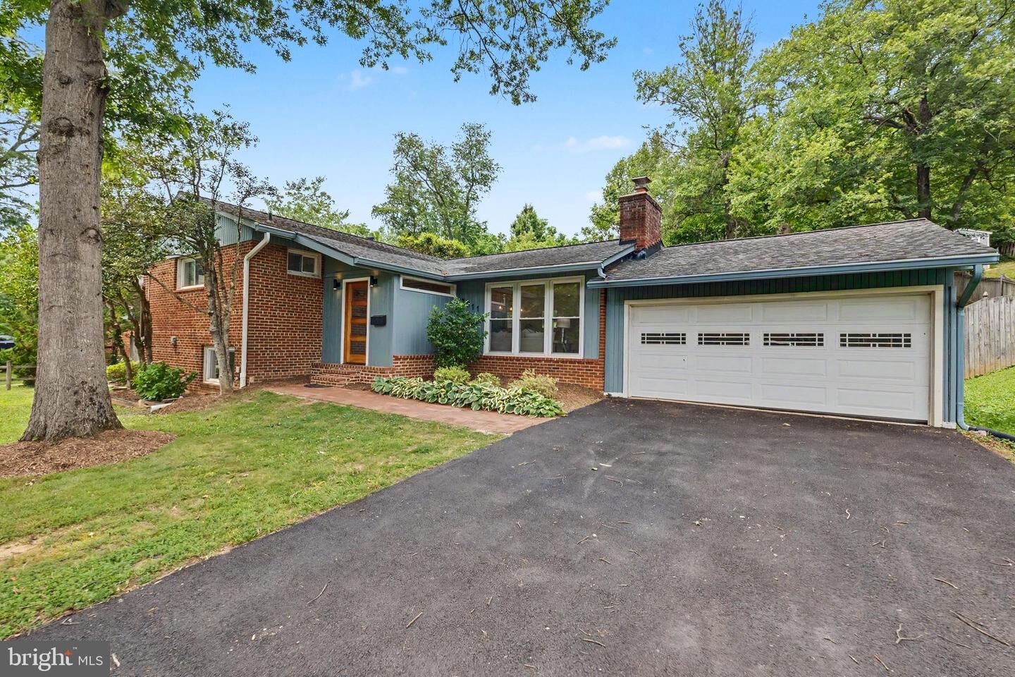 Property Photo:  3511 Slade Run Drive  VA 22042 