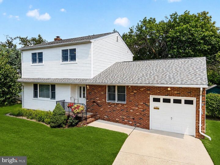 Property Photo:  9 Ashford Drive  NJ 08610 
