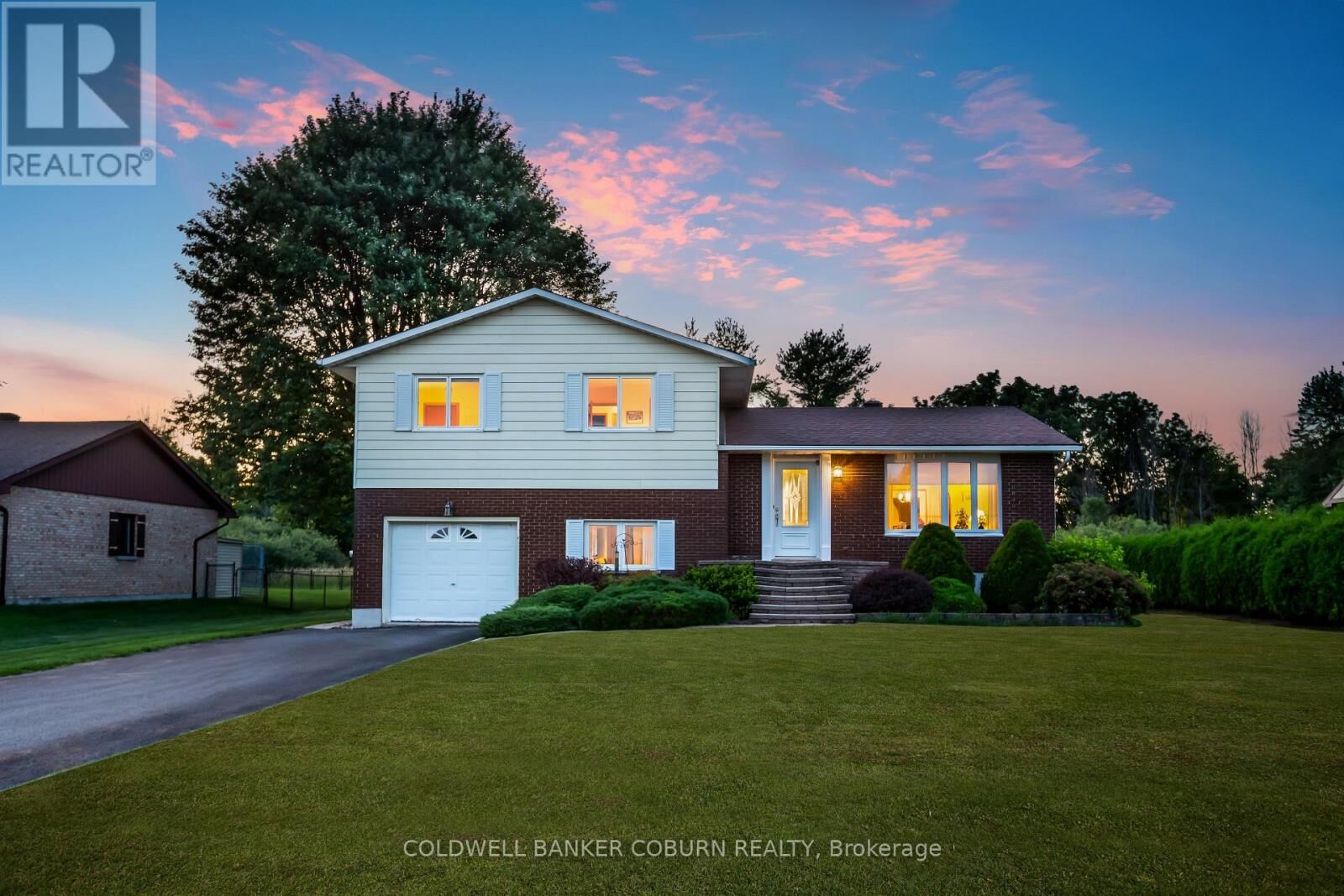 Property Photo:  12169 Lakeshore Drive  ON K0C 1X0 