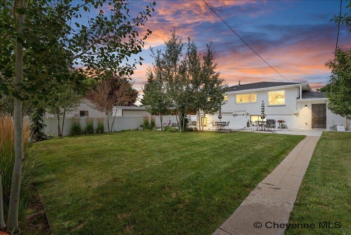 Property Photo:  1513 Monroe Ave  WY 82001 