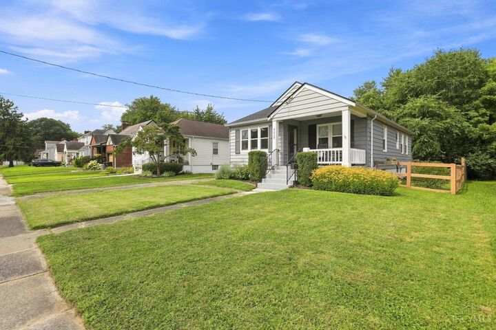 Property Photo:  7117 Delaware Avenue  OH 45236 