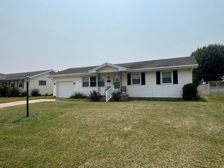 Property Photo:  1605 Sunset Drive  OH 43160 