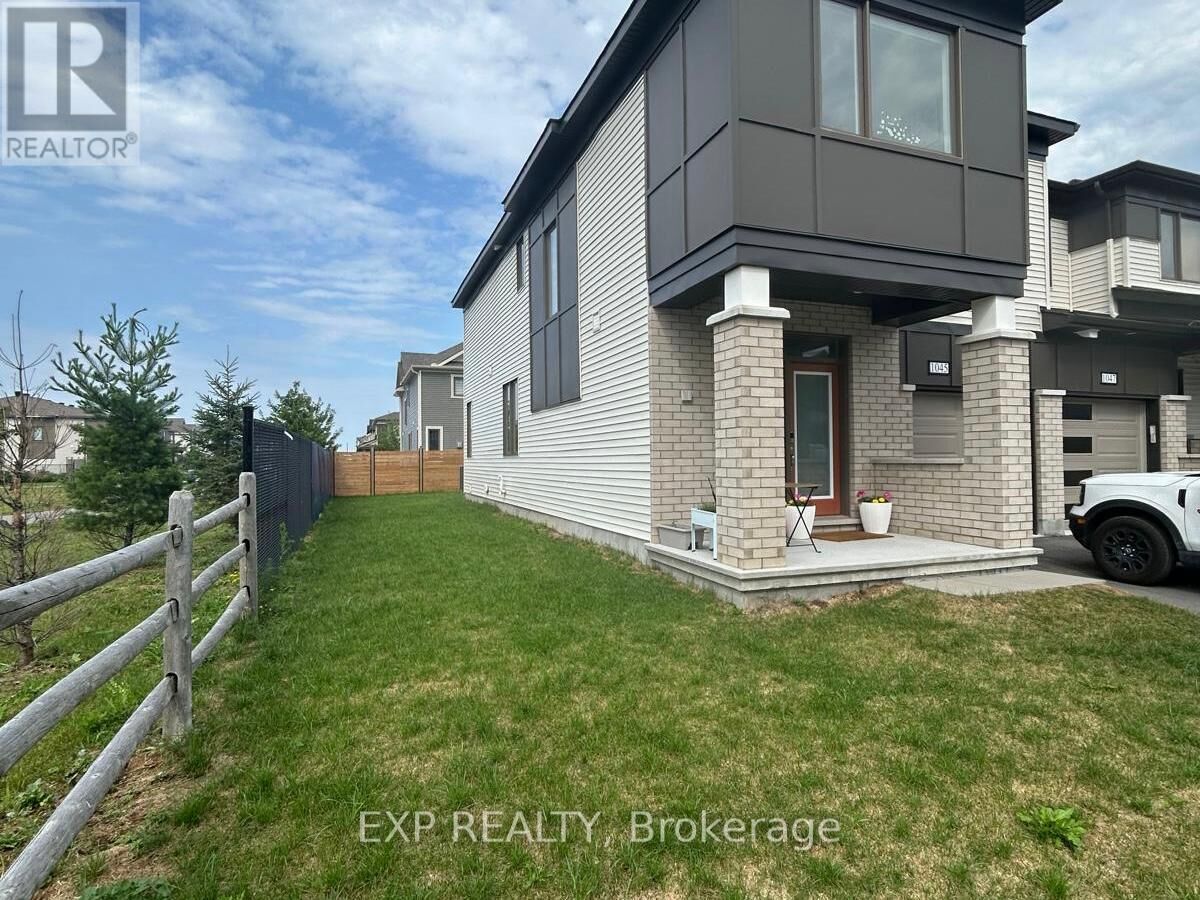 Property Photo:  1045 Curraglass Walk  ON K2S 3A4 