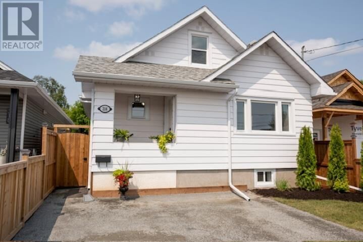 Property Photo:  314 Surrey Street  ON P7A 1J9 