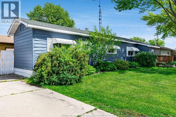 Property Photo:  105 Brooks Boulevard  ON N8N 2P7 