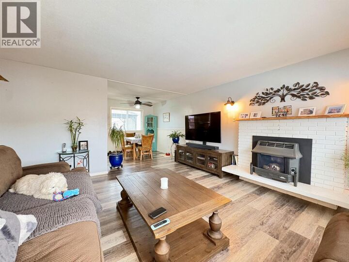 Property Photo:  1443 Jubilee Avenue  BC V2M 4B3 
