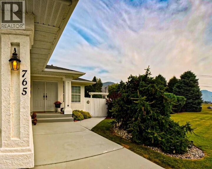 Property Photo: 765 Jasper Avenue BC V0H 1H4